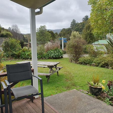 Kauri Coast Top 10 Holiday Park Kaihu Екстериор снимка